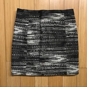 H&M Abstract Print Black & White Mini-Skirt